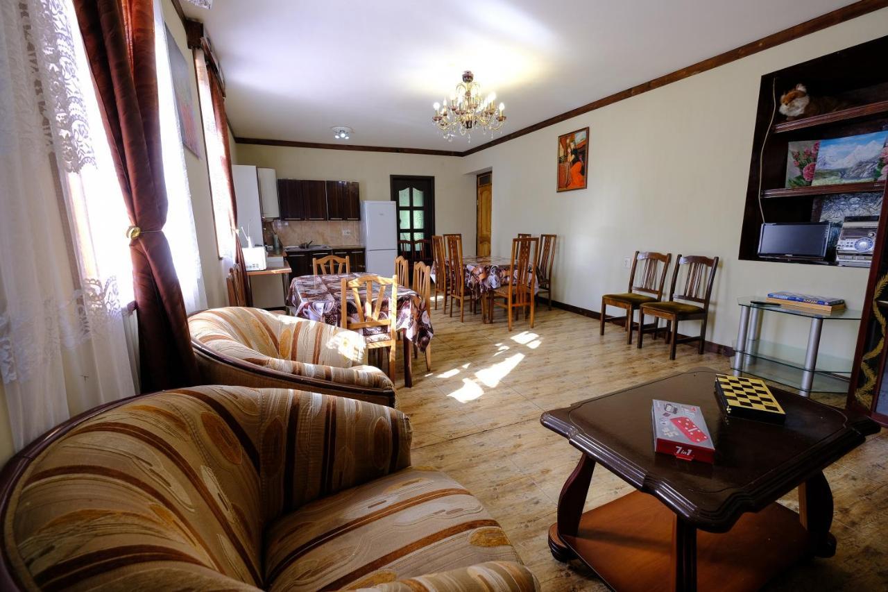 Laila Guest House Mestia Exteriér fotografie
