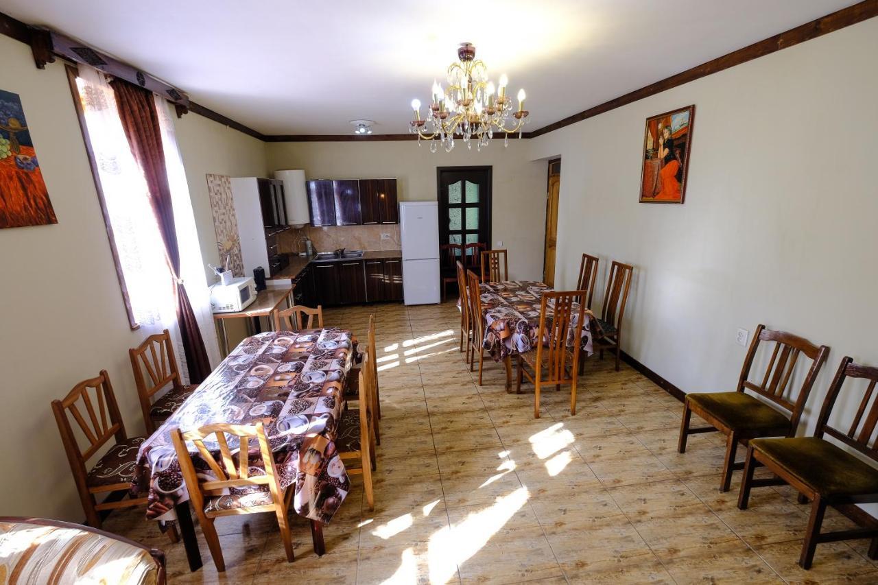 Laila Guest House Mestia Exteriér fotografie